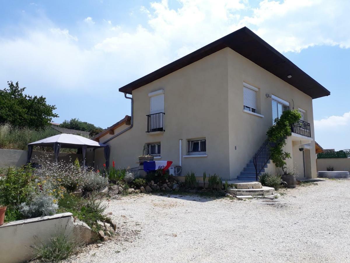 Guest House Domaine Des Grouilleres Saint-Clair-du-Rhone Exterior photo